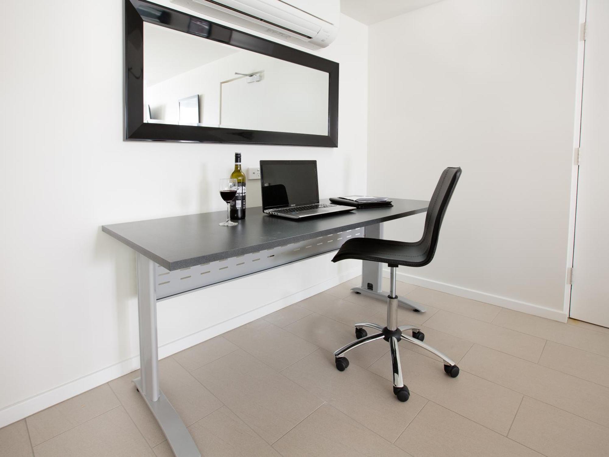 Hamilton Executive Apartment
